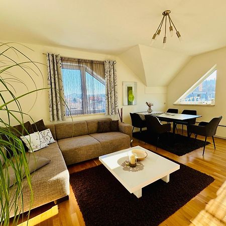 Superior-Apartment mit Pool und Seezugang Velden am Worthersee Bagian luar foto