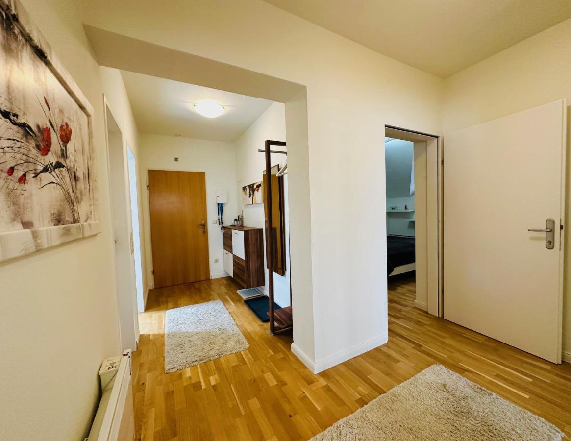 Superior-Apartment mit Pool und Seezugang Velden am Worthersee Bagian luar foto