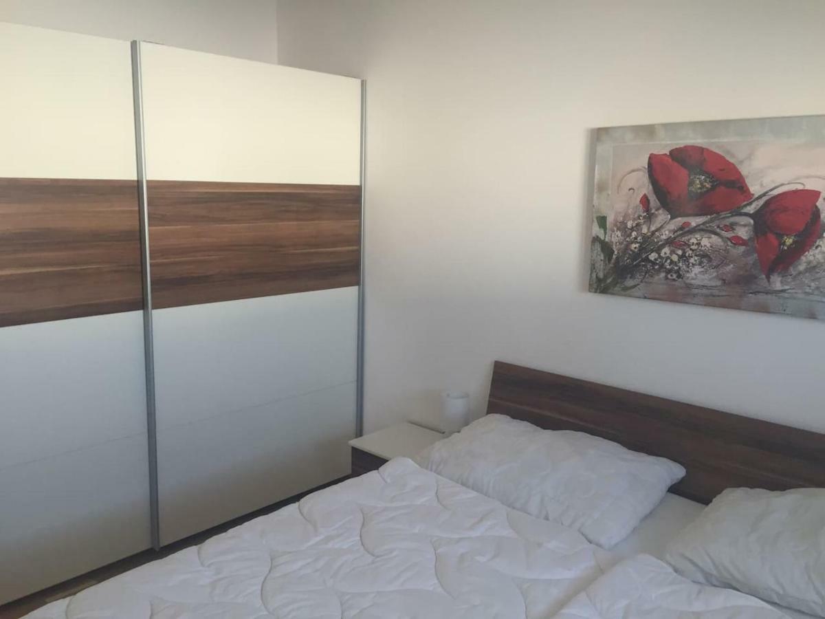 Superior-Apartment mit Pool und Seezugang Velden am Worthersee Bagian luar foto
