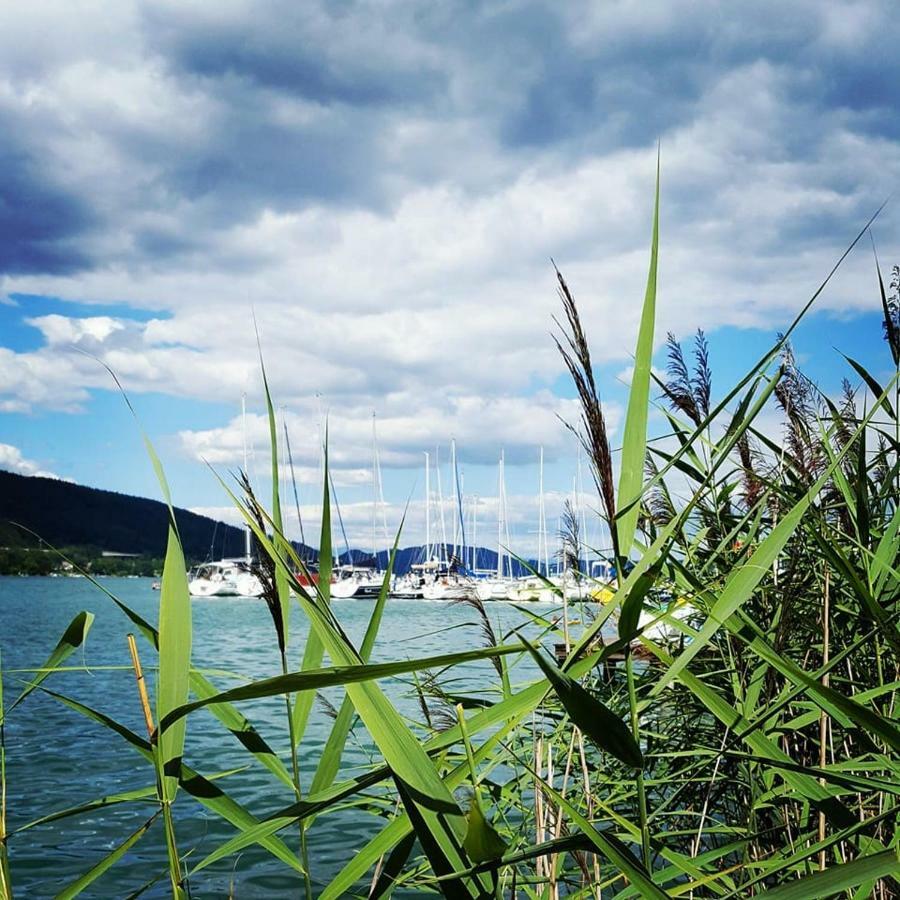 Superior-Apartment mit Pool und Seezugang Velden am Worthersee Bagian luar foto