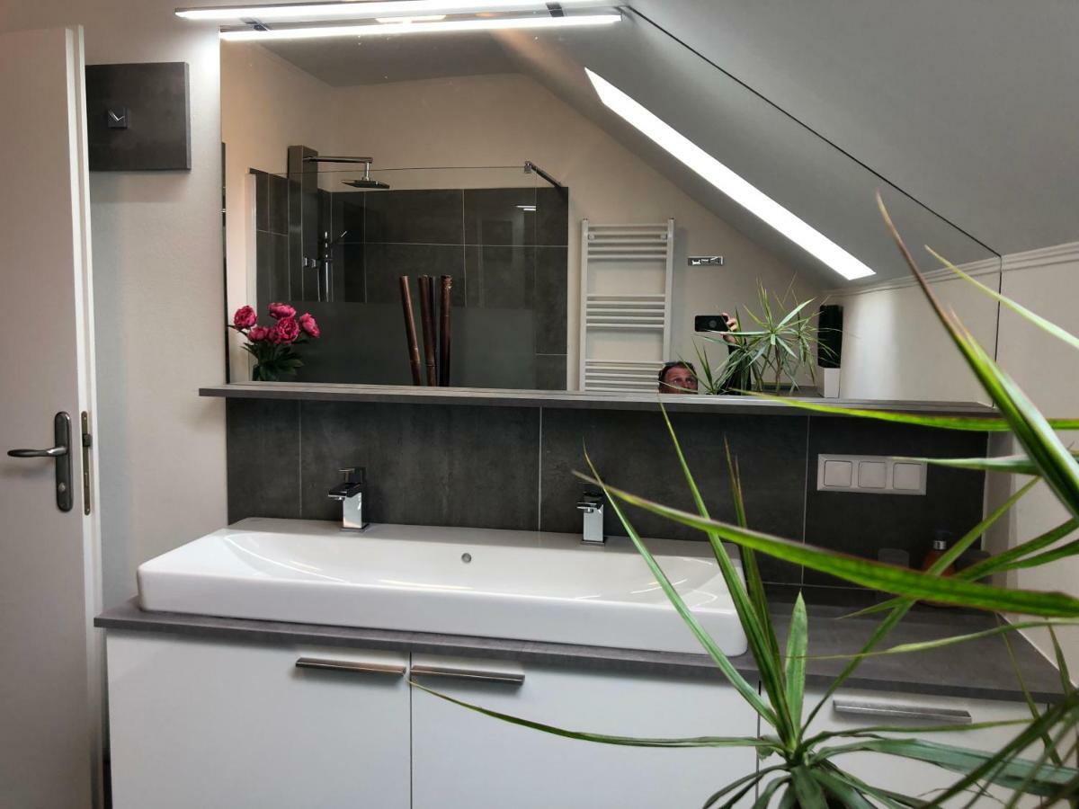 Superior-Apartment mit Pool und Seezugang Velden am Worthersee Bagian luar foto