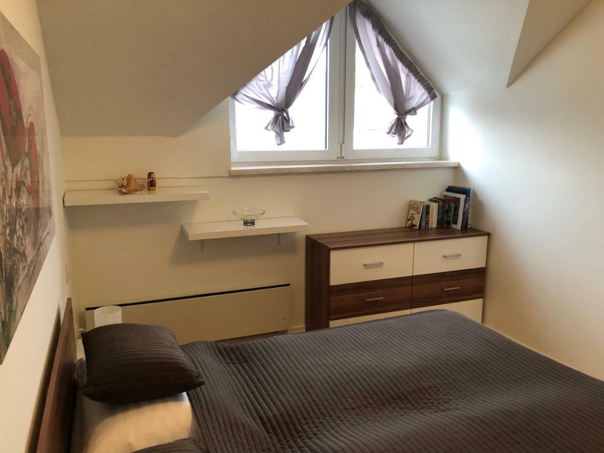 Superior-Apartment mit Pool und Seezugang Velden am Worthersee Bagian luar foto