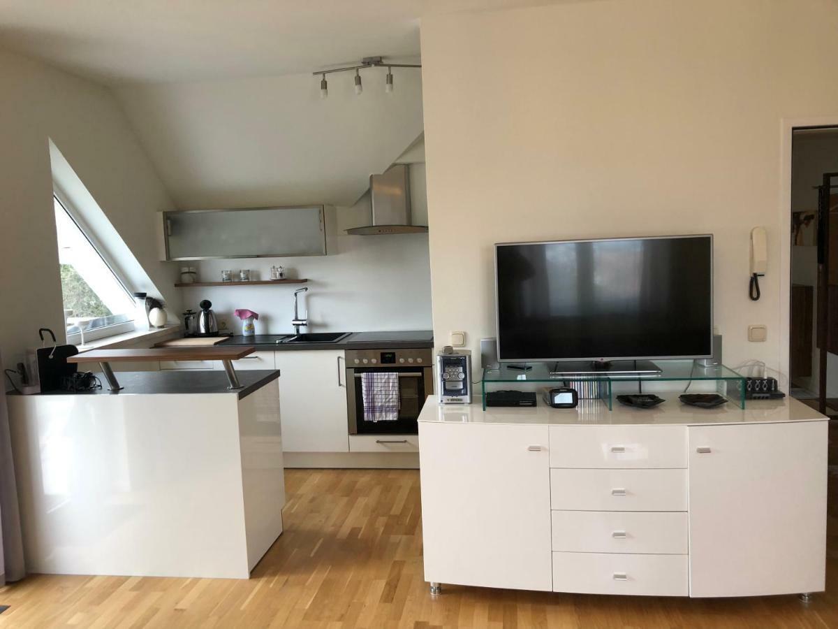 Superior-Apartment mit Pool und Seezugang Velden am Worthersee Bagian luar foto